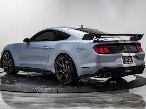 Used 2022 Ford Mustang Shelby GT500 w/ Carbon Fiber Track Pack RWD image 12
