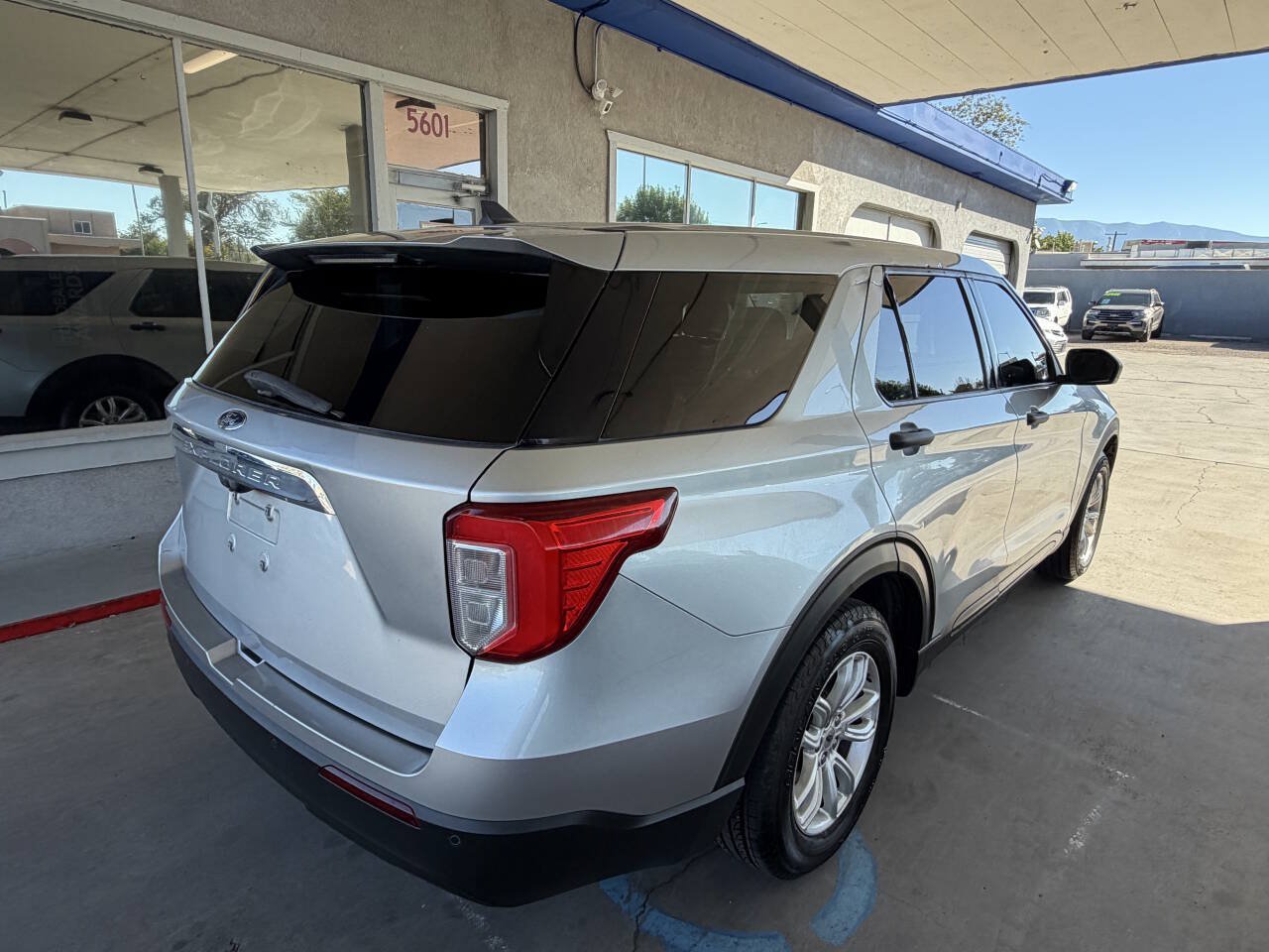 Used 2021 Ford Explorer 2WD image 5