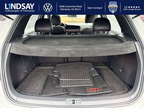 Used 2017 Volkswagen GTI SE image 11