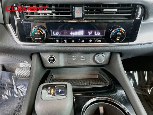 Used 2021 Nissan Rogue SV FWD image 22