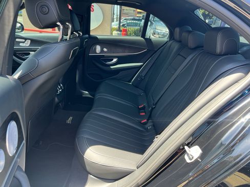 Used 2018 Mercedes-Benz E 400 4MATIC Sedan w/ Premium 3 Package image 33