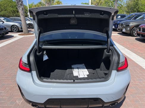 Used 2025 BMW 330i Sedan w/ M Sport Package image 32