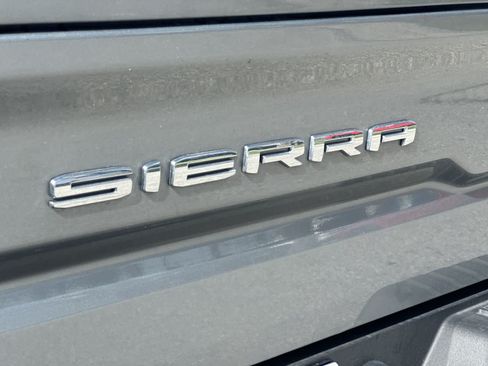 Used 2024 GMC Sierra 1500 AT4 w/ Technology Package AWD/4WD image 10