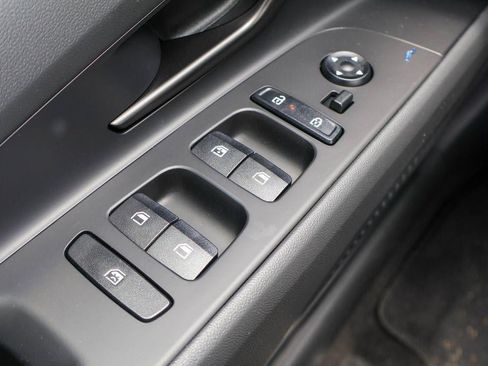 New 2026 Hyundai Elantra SEL Sport FWD image 18