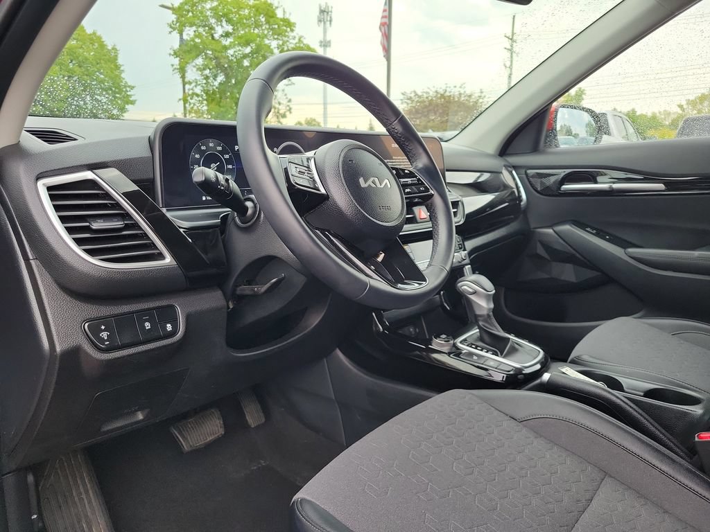 Certified 2024 Kia Seltos S AWD/4WD image 6