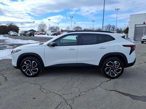 New 2026 Chevrolet Trax RS w/ Sunroof Package image 6