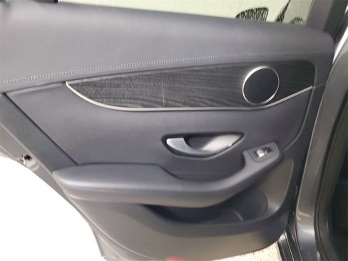 Used 2017 Mercedes-Benz GLC 300 image 9