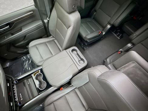 Used 2025 Chevrolet Tahoe Z71 w/ Z71 Off-Road Package image 26