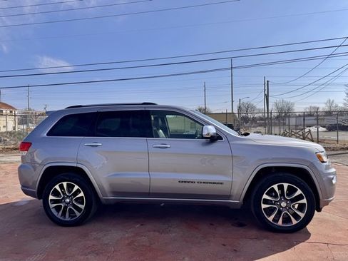 Used 2017 Jeep Grand Cherokee Overland image 4