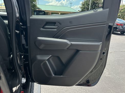 Used 2025 Chevrolet Colorado Trail Boss AWD/4WD image 17