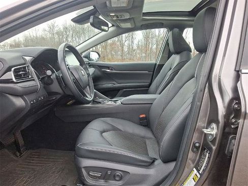 Used 2021 Toyota Camry XSE image 17