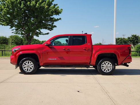 Certified 2025 Toyota Tacoma SR5 w/ SR5 Upgrade Package AWD/4WD image 4