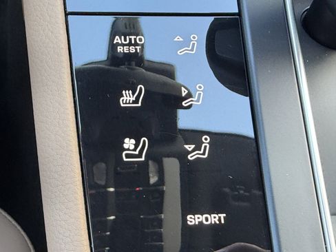 New 2026 Porsche Macan image 30