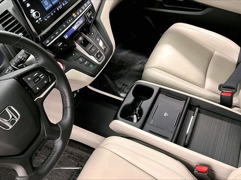 Used 2025 Honda Odyssey EX-L image 17