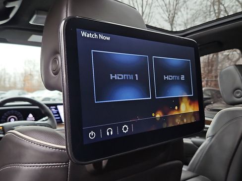 Certified 2024 Cadillac Escalade Sport Platinum w/ LPO, ONYX Package image 11