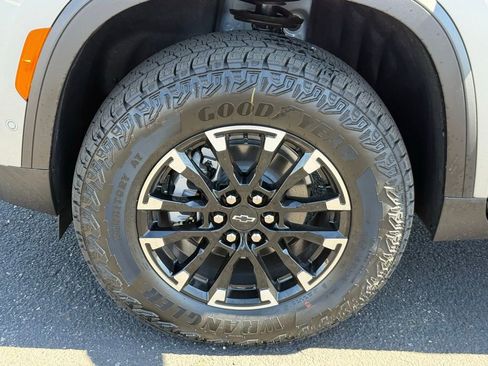 New 2026 Chevrolet Traverse Z71 w/ Enhanced Driving Package image 9