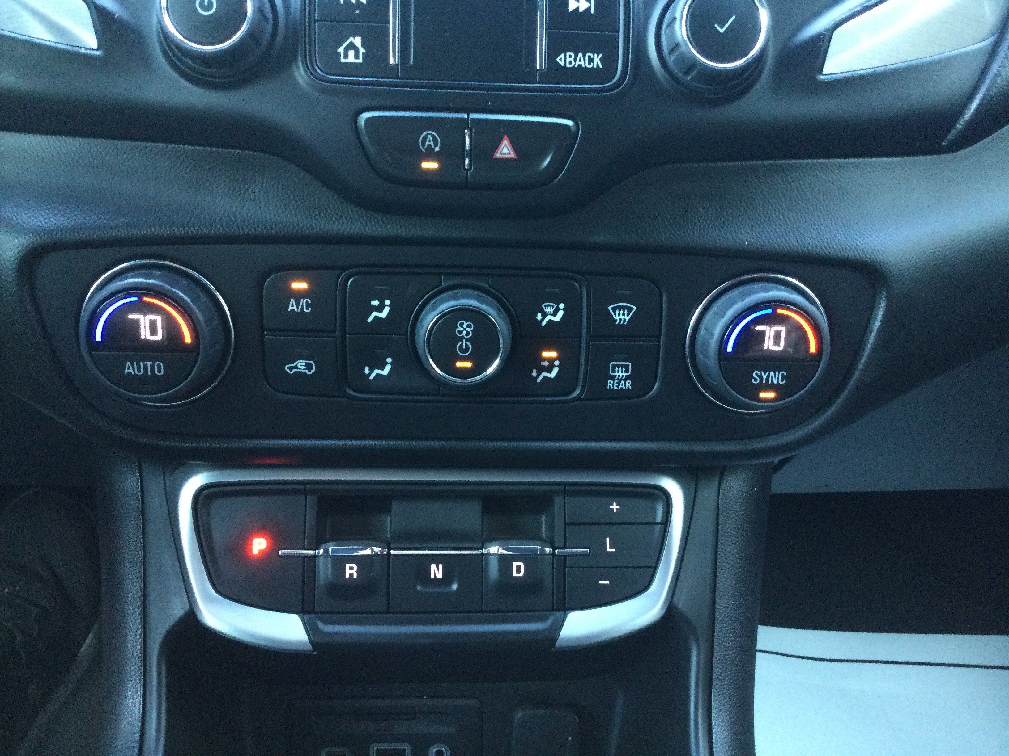 Used 2022 GMC Terrain SLE w/ Driver Convenience Package AWD/4WD image 14