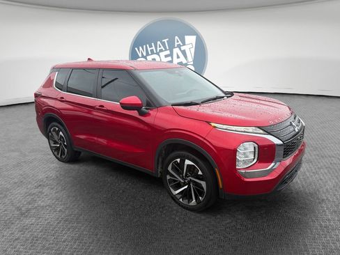 Used 2022 Mitsubishi Outlander ES AWD/4WD image 1