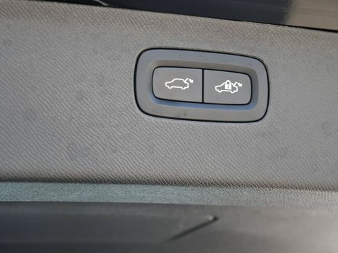 Used 2025 Volvo XC90 B6 Ultra w/ Lounge Package AWD/4WD image 8