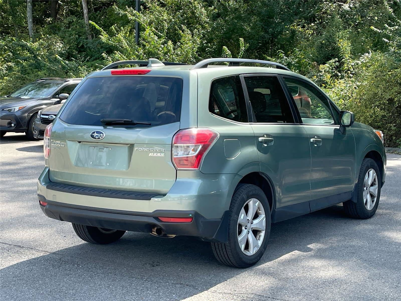 Used 2016 Subaru Forester 2.5i Premium AWD/4WD image 5
