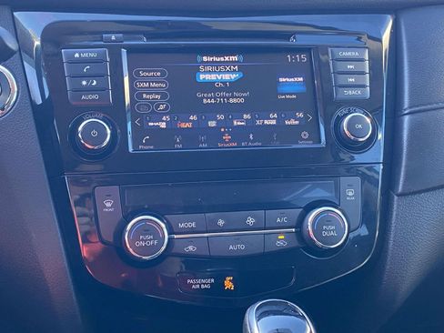 Used 2018 Nissan Rogue SV image 26