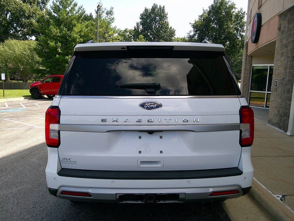 Used 2023 Ford Expedition XLT AWD/4WD image 6