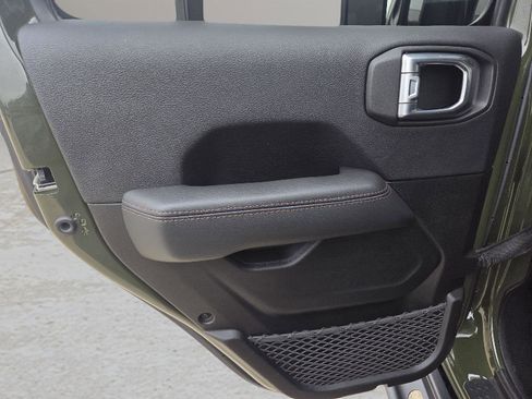 Used 2022 Jeep Wrangler Unlimited Rubicon w/ Xtreme Recon 35" Tire Package image 30