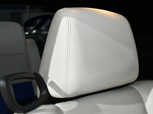 Used 2011 Dodge Challenger SRT8 w/ SRT Option Group II image 10