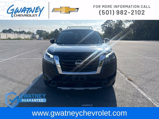 Used 2023 Nissan Pathfinder Platinum w/ Cargo Package AWD/4WD image 2
