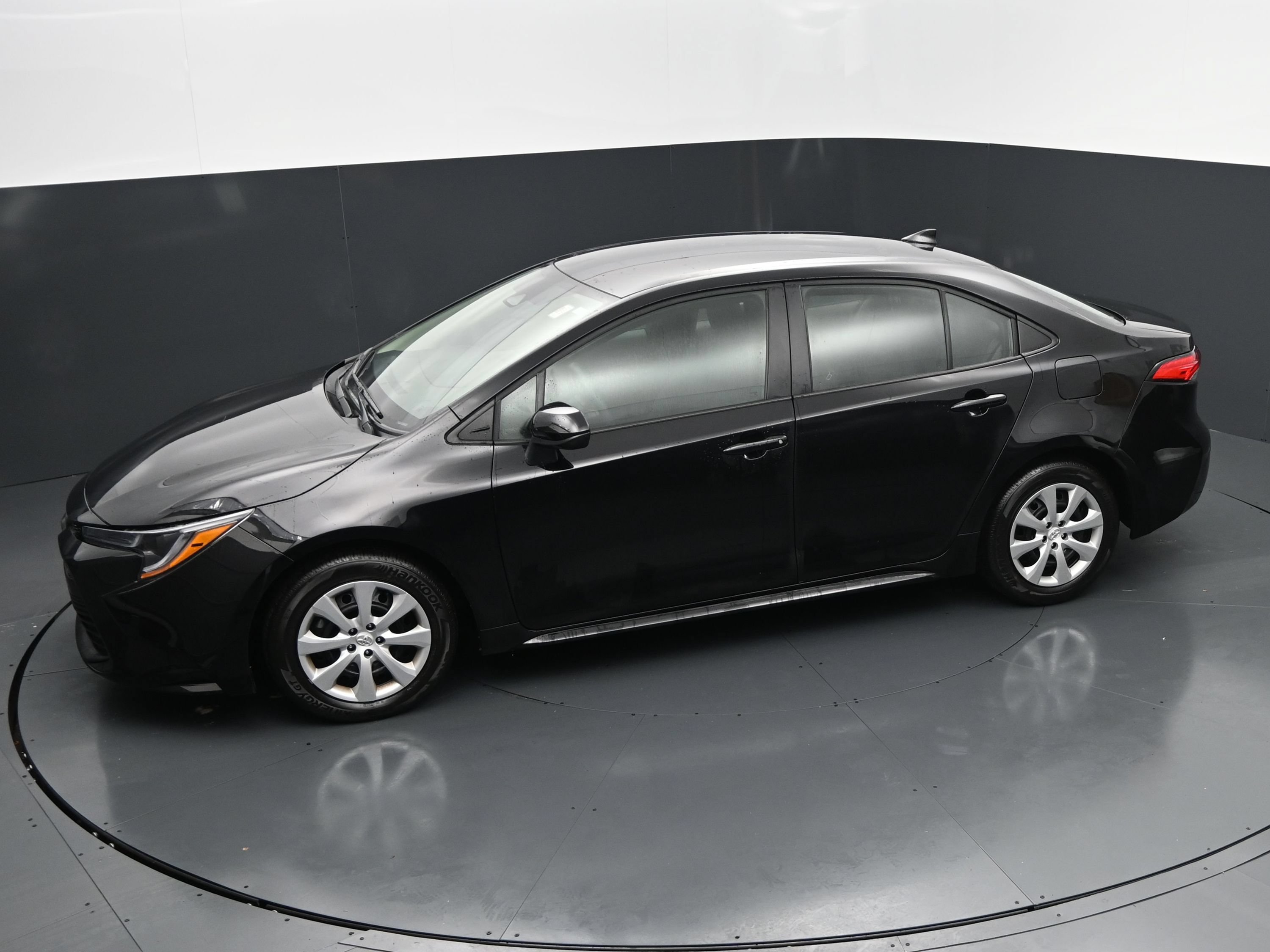Used 2026 Toyota Corolla LE FWD image 28