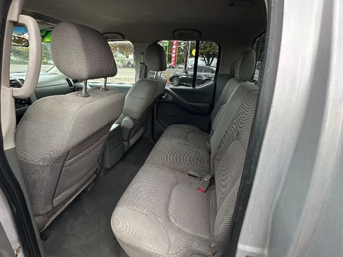 Used 2008 Nissan Frontier SE w/ Tow Hitch Pkg image 10