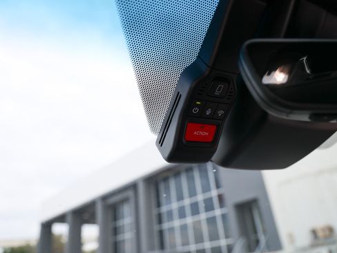 Certified 2024 Toyota Venza XLE image 21