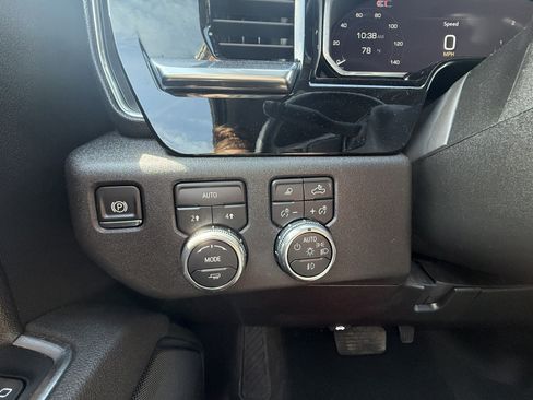 Used 2026 GMC Sierra 1500 SLT AWD/4WD image 21