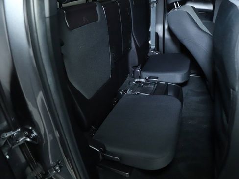 Used 2022 Toyota Tacoma TRD Sport image 31