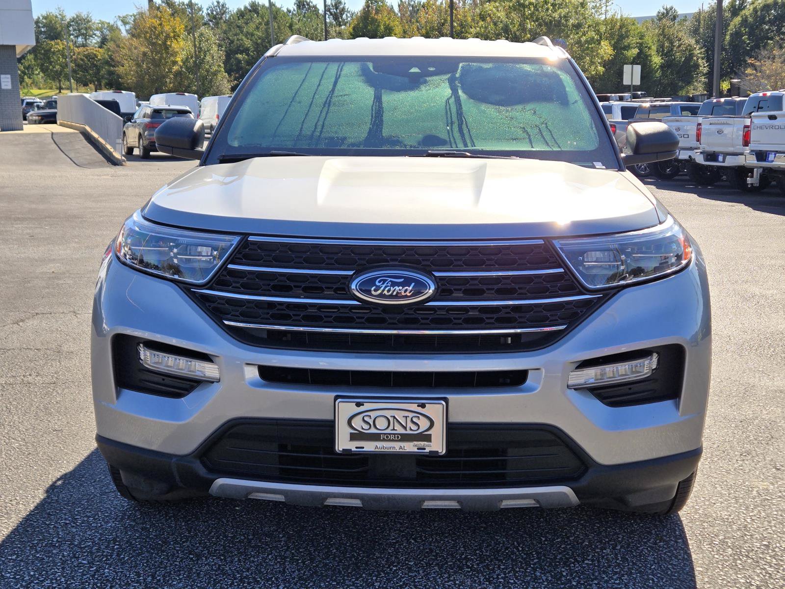 Used 2023 Ford Explorer XLT w/ Equipment Group 202A RWD image 3