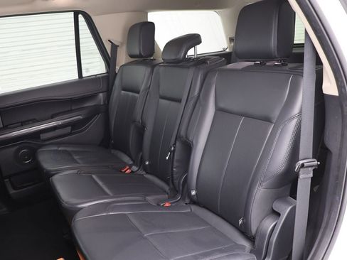 Used 2024 Ford Expedition XLT image 11