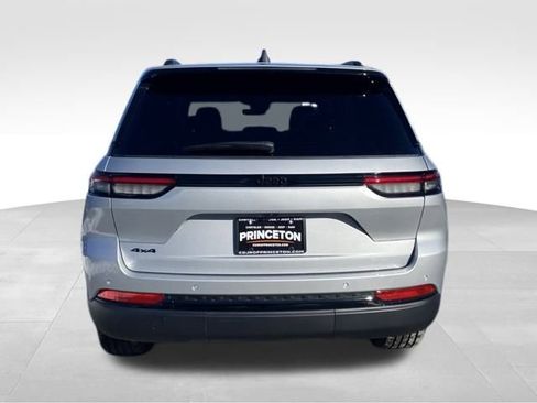 New 2025 Jeep Grand Cherokee Altitude image 6