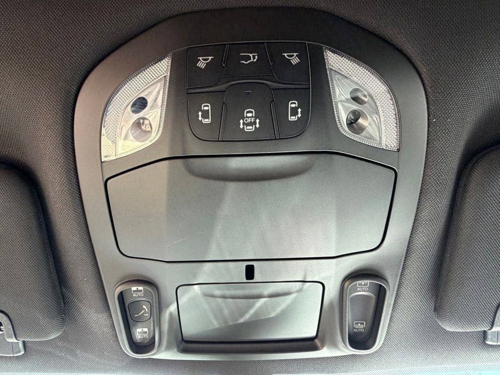 New 2026 Chrysler Pacifica Select w/ S Appearance Package FWD image 27