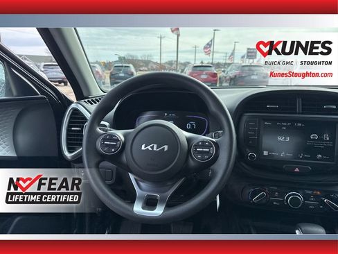 Used 2025 Kia Soul LX w/ LX Technology Package image 40