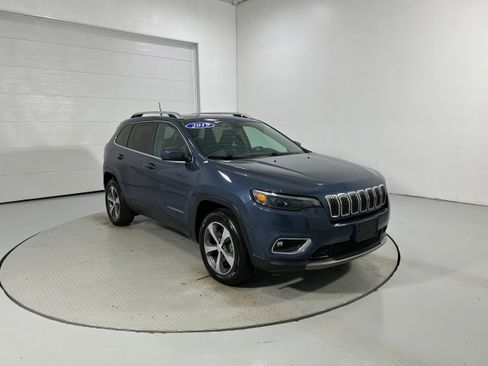 Used 2019 Jeep Cherokee Limited AWD/4WD image 2