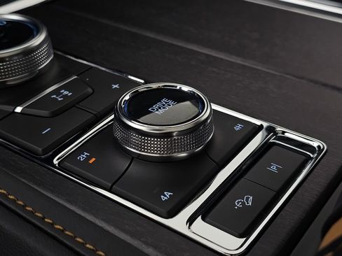 Used 2024 Ford Expedition Max Platinum image 37