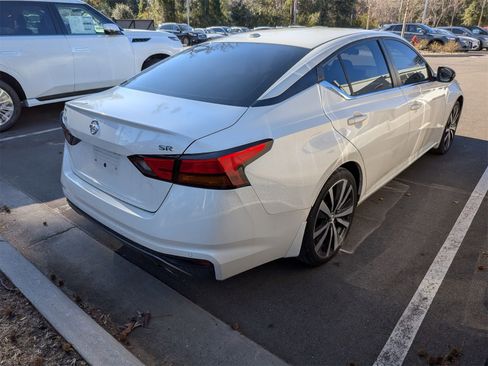 Used 2020 Nissan Altima 2.5 SR image 2