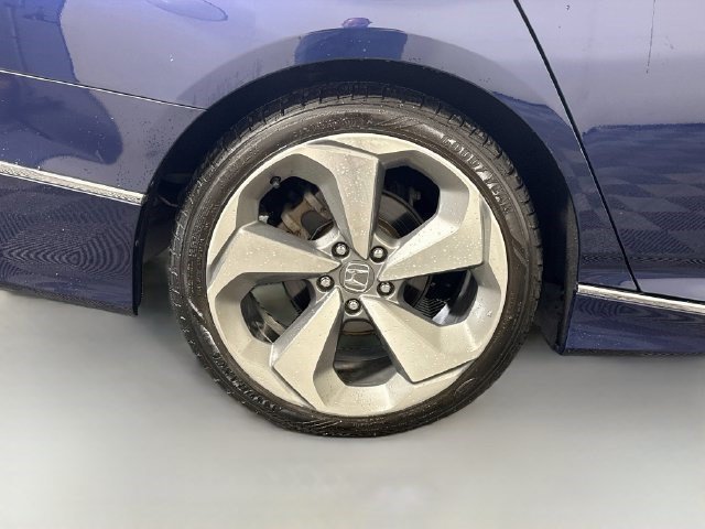 Used 2018 Honda Accord Touring image 32