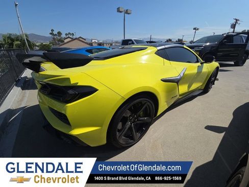 Used 2023 Chevrolet Corvette Z06 w/ Z07 Performance Package RWD image 6