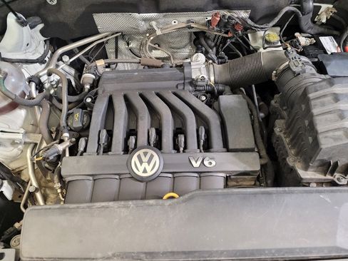 Used 2021 Volkswagen Atlas Cross Sport SEL R-Line image 30