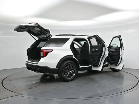 New 2026 Ford Explorer ST AWD/4WD image 5
