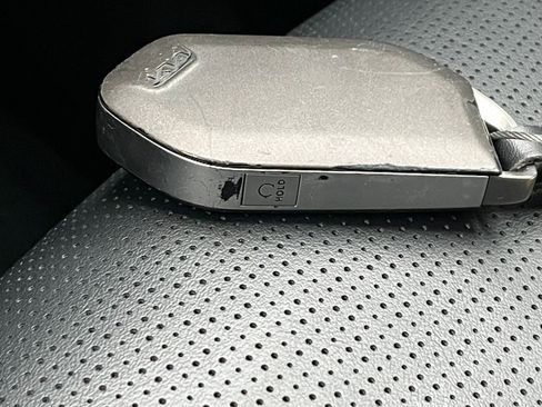 Used 2024 Kia Sorento S image 25