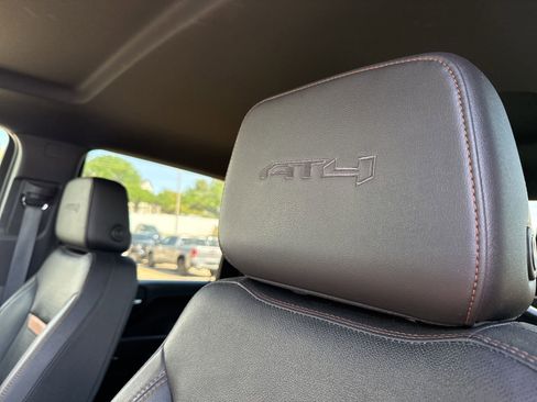 Used 2023 GMC Sierra 2500 AT4 image 15