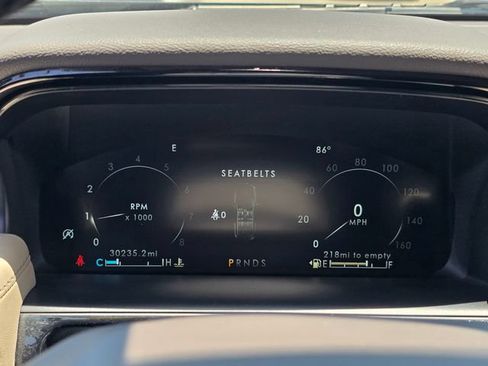 Used 2022 Lincoln Nautilus FWD w/ Premium Package image 33