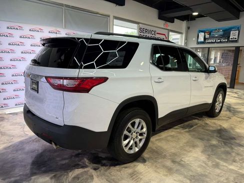 Used 2020 Chevrolet Traverse LT w/ Driver Confidence II Package AWD/4WD image 6